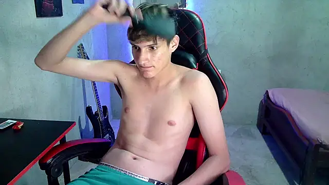 Snapshot of flaquito_junior chatting on August 10, 2026, 3:10 am flaquito junior online show from August 10, 2026, 3:10 am
