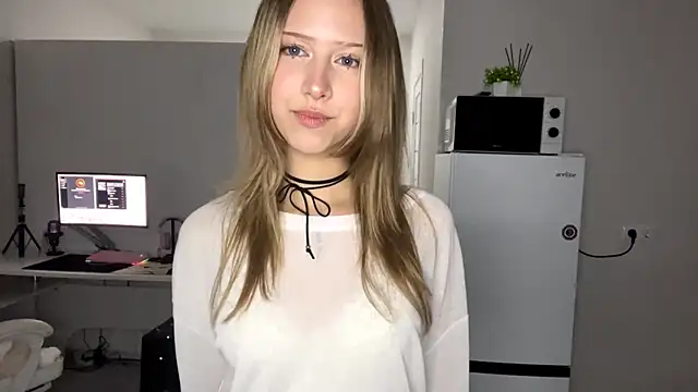 Snapshot of ZenyBieta chatting on August 8, 2026, 7:05 pm ZenyBieta online show from August 8, 2026, 7:05 pm