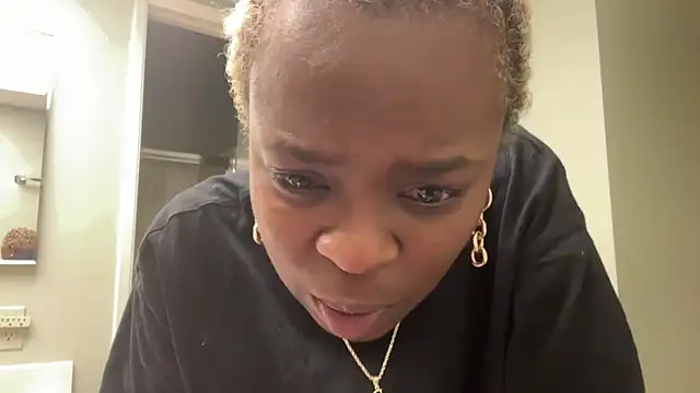 SimoneSavage online show from November 21, 2025, 12:32 am