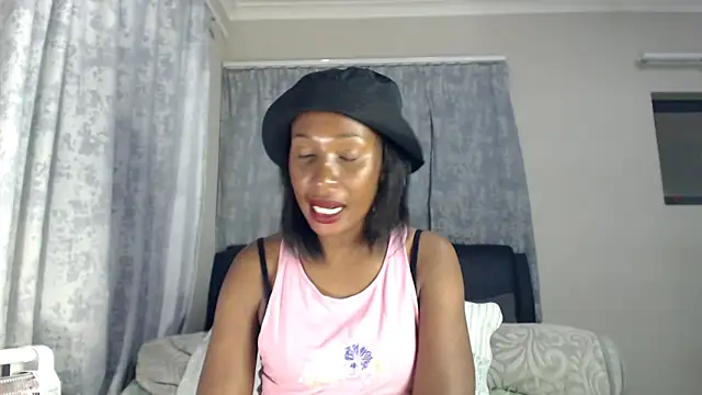 leanna23 online show from October 12, 2025, 6:07 pm