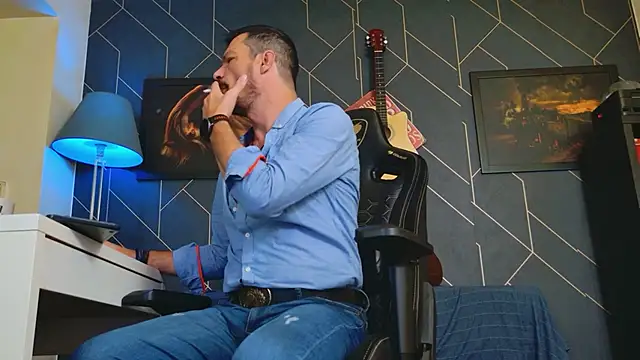 ChrisKox online show from October 13, 2025, 5:46 pm