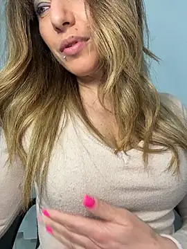 sexylenia online show from April 6, 2026, 10:44 pm