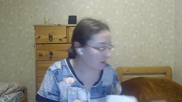 Snapshot of Smart_Rose chatting on February 3, 2025, 7:10 pm Smart Rose online show from February 3, 2025, 7:10 pm