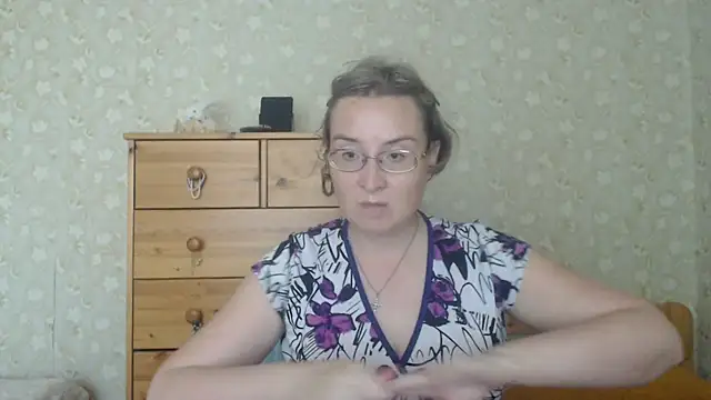 Snapshot of Smart_Rose chatting on July 18, 2026, 12:09 pm Smart Rose online show from July 18, 2026, 12:09 pm