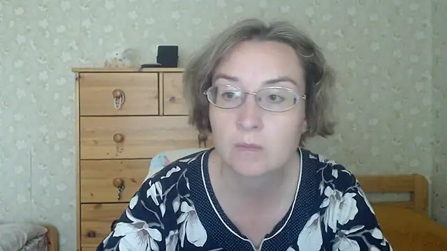 Snapshot of Smart_Rose chatting on July 19, 2026, 1:04 pm Smart Rose online show from July 19, 2026, 1:04 pm