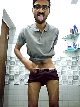 krishna8035 online show from December 16, 2025, 1:38 pm