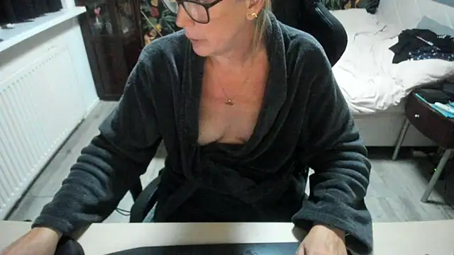 Snapshot of minoesje37 chatting on September 22, 2025, 7:38 pm minoesje37 online show from September 22, 2025, 7:38 pm