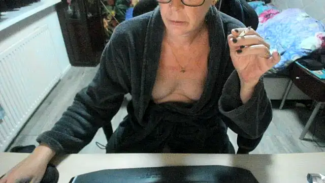 Snapshot of minoesje37 chatting on October 1, 2025, 7:53 pm minoesje37 online show from October 1, 2025, 7:53 pm