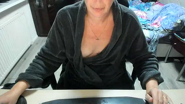 Snapshot of minoesje37 chatting on October 4, 2025, 8:29 pm minoesje37 online show from October 4, 2025, 8:29 pm