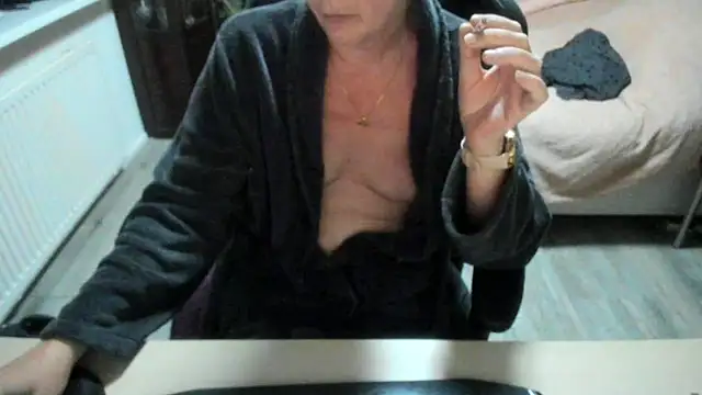 Snapshot of minoesje37 chatting on October 21, 2025, 7:14 pm minoesje37 online show from October 21, 2025, 7:14 pm