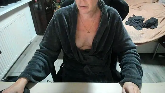 Snapshot of minoesje37 chatting on October 23, 2025, 7:34 pm minoesje37 online show from October 23, 2025, 7:34 pm