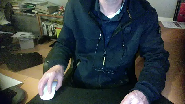 Snapshot of outlaw200 chatting on December 2, 2024, 7:38 pm outlaw200 online show from December 2, 2024, 7:38 pm