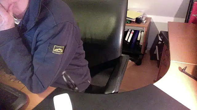 Snapshot of outlaw200 chatting on December 4, 2024, 6:50 pm outlaw200 online show from December 4, 2024, 6:50 pm