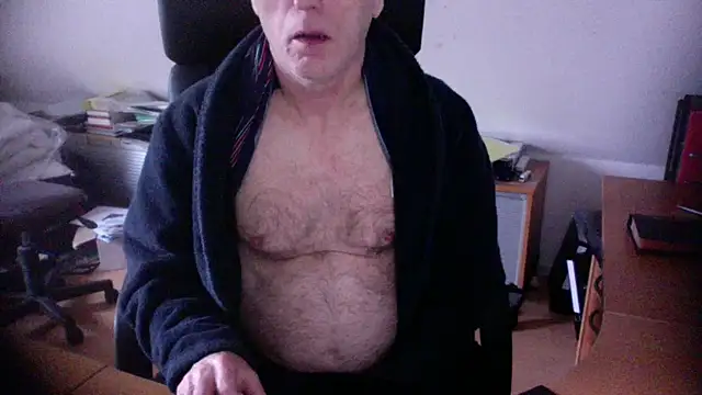 Snapshot of outlaw200 chatting on December 21, 2024, 10:39 am outlaw200 online show from December 21, 2024, 10:39 am