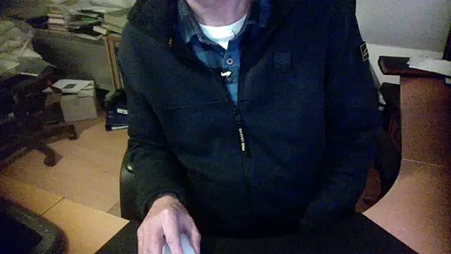 Snapshot of outlaw200 chatting on December 27, 2024, 6:53 pm outlaw200 online show from December 27, 2024, 6:53 pm