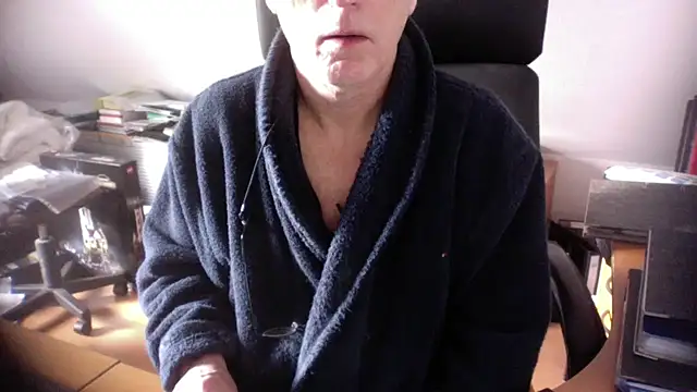 Snapshot of outlaw200 chatting on January 12, 2025, 10:56 am outlaw200 online show from January 12, 2025, 10:56 am