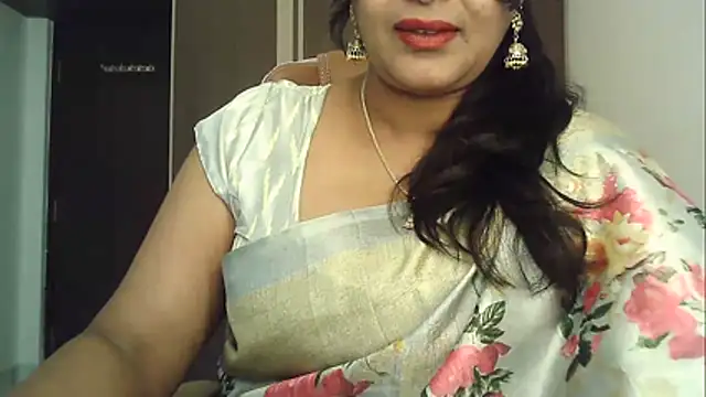 Snapshot of Spandana_Sweety chatting on October 18, 2025, 6:05 am Spandana Sweety online show from October 18, 2025, 6:05 am