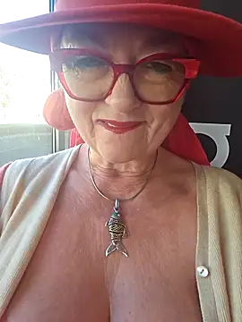 MucMilf59 online show from October 29, 2025, 10:17 am