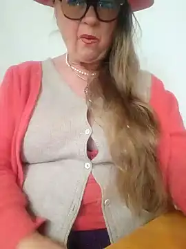 MucMilf59 online show from November 22, 2025, 11:20 am