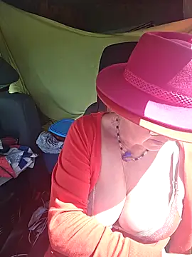 Snapshot of MucMilf59 chatting on April 1, 2026, 2:36 pm MucMilf59 online show from April 1, 2026, 2:36 pm