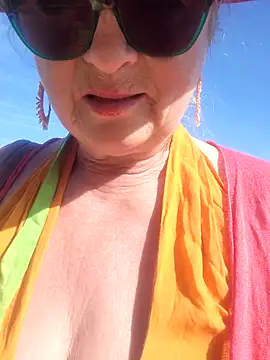 Snapshot of MucMilf59 chatting on April 8, 2026, 8:47 am MucMilf59 online show from April 8, 2026, 8:47 am