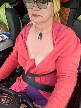 Snapshot of MucMilf59 chatting on April 11, 2026, 7:56 am MucMilf59 online show from April 11, 2026, 7:56 am