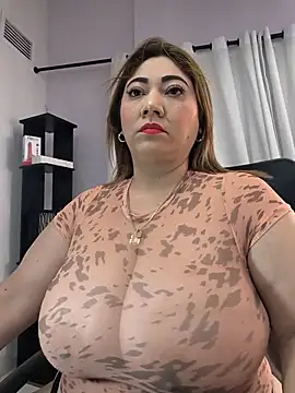 Snapshot of kendra_fire chatting on June 24, 2026, 12:37 pm kendra fire online show from June 24, 2026, 12:37 pm
