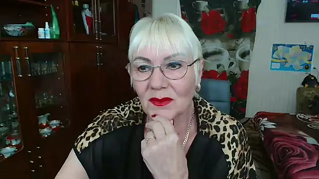 JenaCheim online show from May 18, 2026, 5:24 am