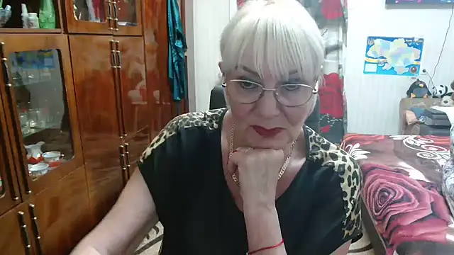 Snapshot of JenaCheim chatting on June 22, 2026, 7:55 pm JenaCheim online show from June 22, 2026, 7:55 pm