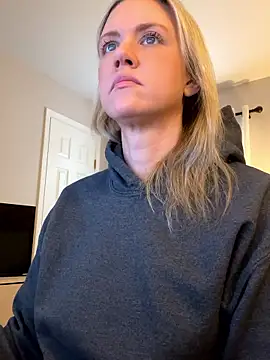 Snapshot of Kay_Cakes chatting on March 3, 2026, 2:23 pm Kay Cakes online show from March 3, 2026, 2:23 pm