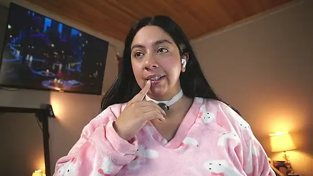 Snapshot of coraline_latin chatting on May 3, 2026, 12:55 pm coraline latin online show from May 3, 2026, 12:55 pm