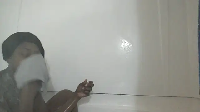 Xochillovemoney2 online show from March 17, 2025, 6:29 am