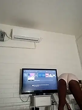 Xochillovemoney2 online show from September 28, 2025, 6:30 am