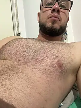 AlejoStrep online show from February 5, 2026, 3:55 am