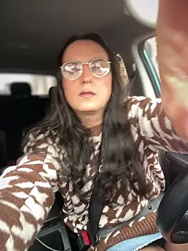 Chic desire online show from March 14, 2026, 4:45 pm