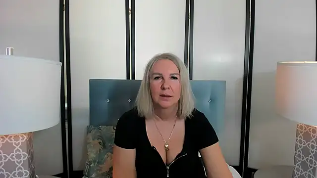 Snapshot of EricaTop chatting on January 25, 2025, 9:15 am EricaTop online show from January 25, 2025, 9:15 am