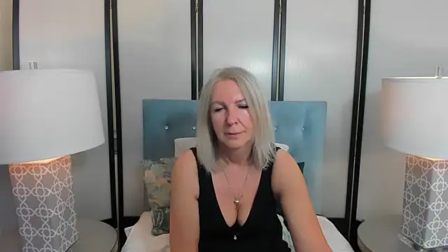 Snapshot of EricaTop chatting on June 17, 2026, 6:20 pm EricaTop online show from June 17, 2026, 6:20 pm