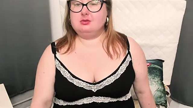 Snapshot of dirtyBonnie chatting on January 24, 2025, 10:53 am dirtyBonnie online show from January 24, 2025, 10:53 am