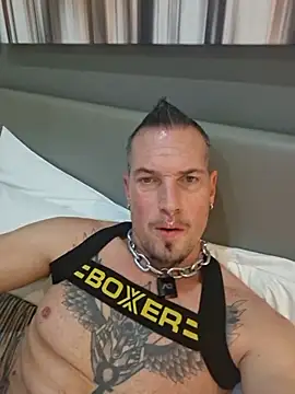Snapshot of Dv8rBoy666 chatting on July 26, 2026, 12:30 am Dv8rBoy666 online show from July 26, 2026, 12:30 am