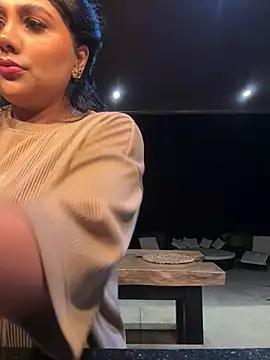 adrianalobo online show from February 7, 2025, 3:12 am