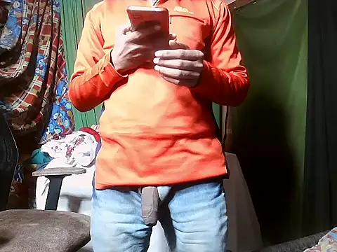 Snapshot of desiboy1101 chatting on December 31, 2024, 2:03 pm desiboy1101 online show from December 31, 2024, 2:03 pm