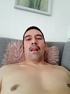 dick81 online show from April 2, 2026, 8:39 pm