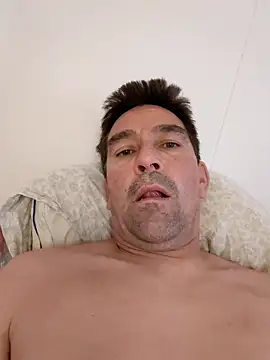 Snapshot of dick81 chatting on June 17, 2026, 9:38 pm dick81 online show from June 17, 2026, 9:38 pm