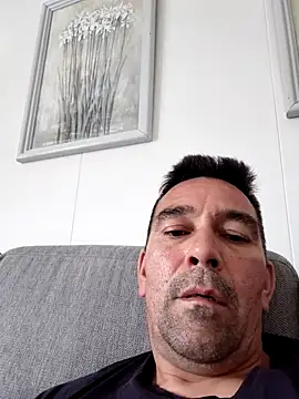 Snapshot of dick81 chatting on July 9, 2026, 9:41 pm dick81 online show from July 9, 2026, 9:41 pm