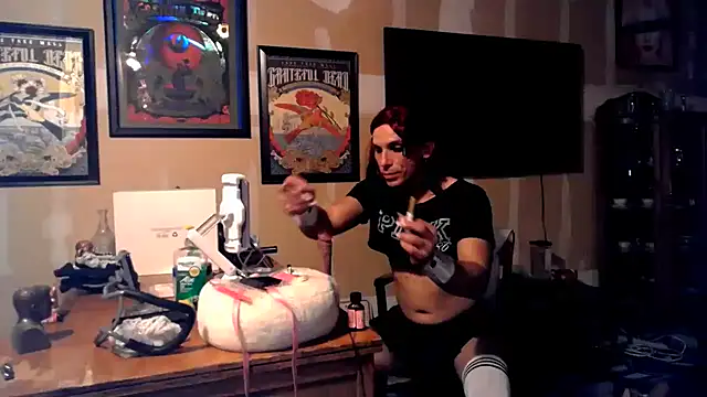 sissyvee online show from April 16, 2026, 5:08 am