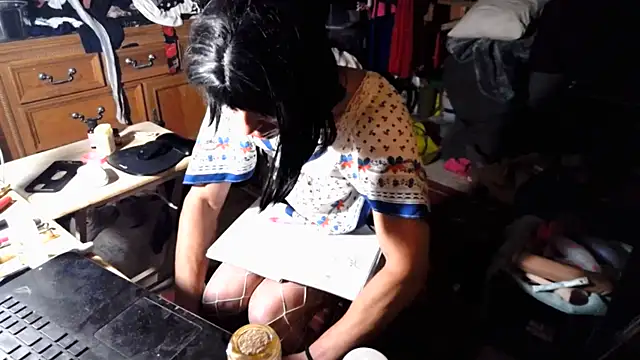 sissyvee online show from June 9, 2026, 5:30 am