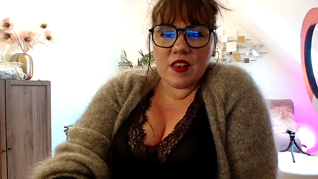 Snapshot of Petitexsirene chatting on November 21, 2025, 12:48 pm Petitexsirene online show from November 21, 2025, 12:48 pm