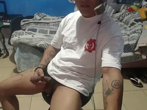 ElliotVqz182 online show from April 3, 2026, 12:36 pm