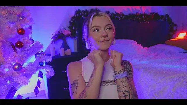 Snapshot of KristaBrooks chatting on December 12, 2024, 6:21 pm KristaBrooks online show from December 12, 2024, 6:21 pm