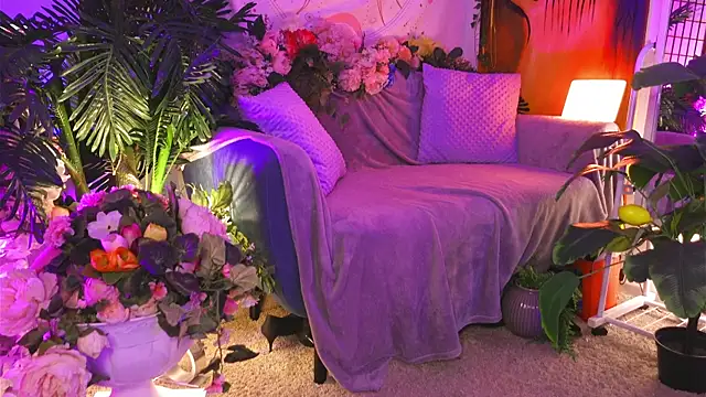 Snapshot of KristaBrooks chatting on January 6, 2025, 4:44 pm KristaBrooks online show from January 6, 2025, 4:44 pm